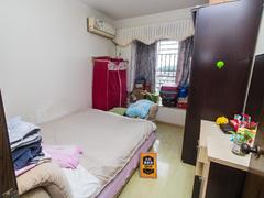 星湖花园 厅出阳台,中高楼层采光好,房子保养好住家安静
