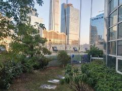 国际商会大厦 电梯口单位,顶楼带阳台花园,可定制装修