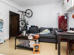 松泉山庄 户型方正,全家私家电,朝东向,采光好,看房有钥匙o