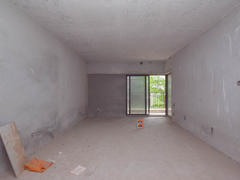 中萃花城湾 5室2厅1厨2卫 121.6m² 毛坯