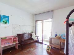 龙城花园大厦 满五年税费少 很诚心卖,地铁南油站就在旁边