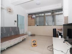 金地花园 安静温馨,实用率高。