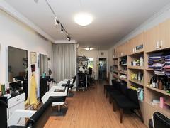 中海康城 两房一楼带花园 可做商铺 中间位置 方便看房