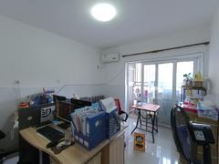 <b class=redBold>旭飞华达园二期</b> 罗湖上车盘 水贝珠宝圈内 近双地铁 楼下沃尔玛
