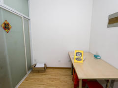 <b class=redBold>天目未来</b> 2室1厅1厨1卫 49.82m² 精致装修